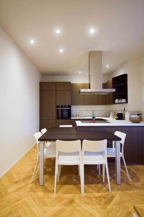Sibilla Suite Apartment - Via Piella 14 ボローニャ エクステリア 写真