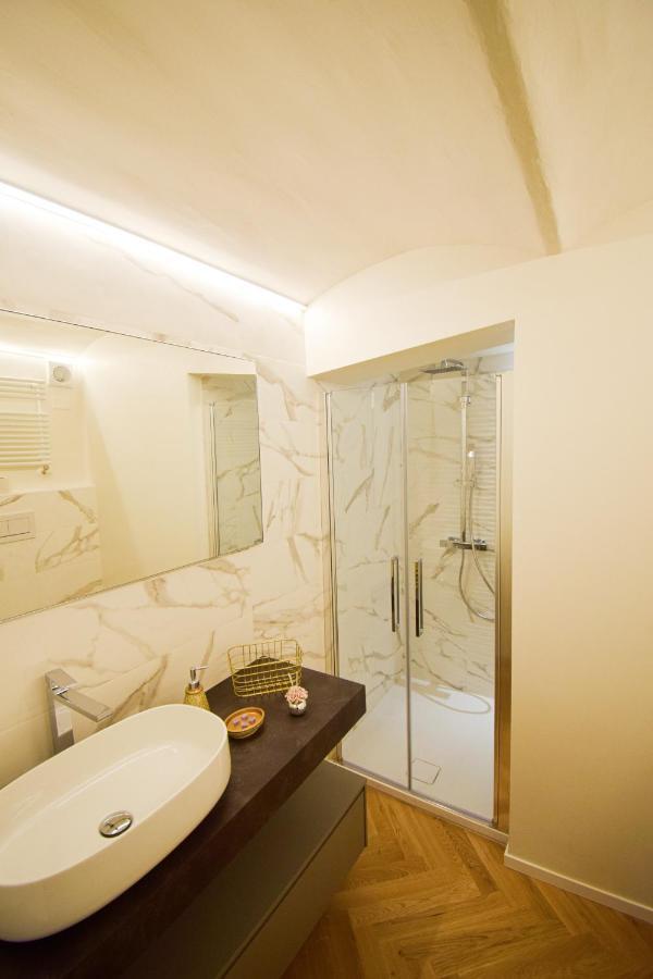 Sibilla Suite Apartment - Via Piella 14 ボローニャ エクステリア 写真