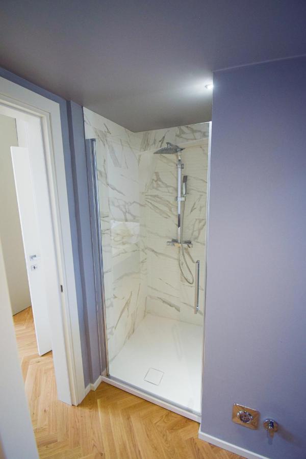 Sibilla Suite Apartment - Via Piella 14 ボローニャ エクステリア 写真