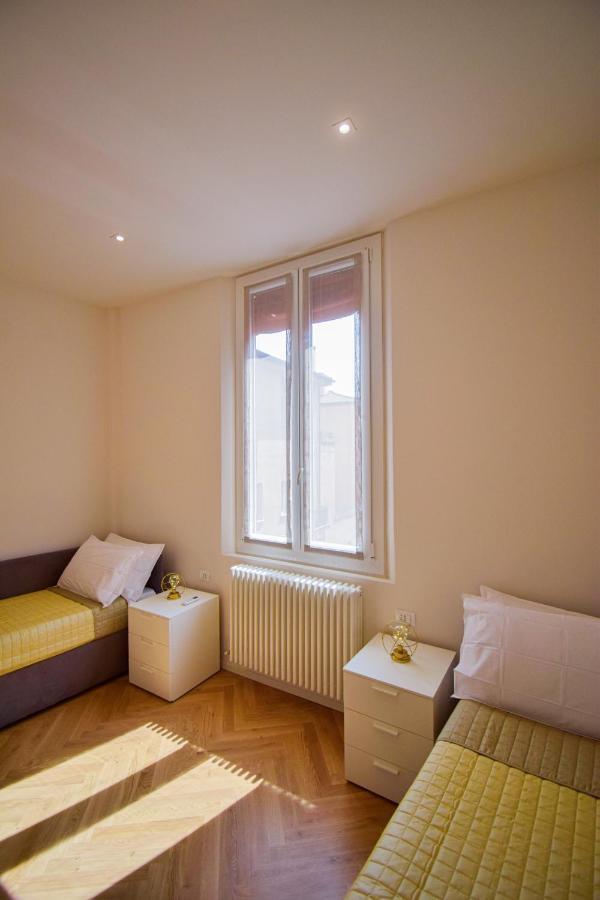 Sibilla Suite Apartment - Via Piella 14 ボローニャ エクステリア 写真